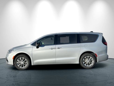 New 2026 Chrysler Pacifica Select image 7