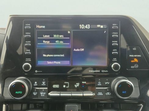 Used 2020 Toyota Highlander LE image 16