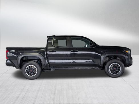 Certified 2024 Toyota Tacoma TRD Off-Road AWD/4WD image 9