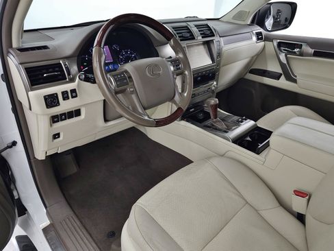 Used 2017 Lexus GX 460 Premium w/ Premium Package AWD/4WD image 13