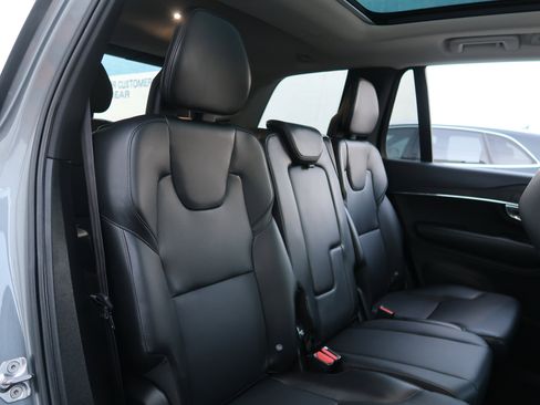 Used 2020 Volvo XC90 T5 Momentum image 34