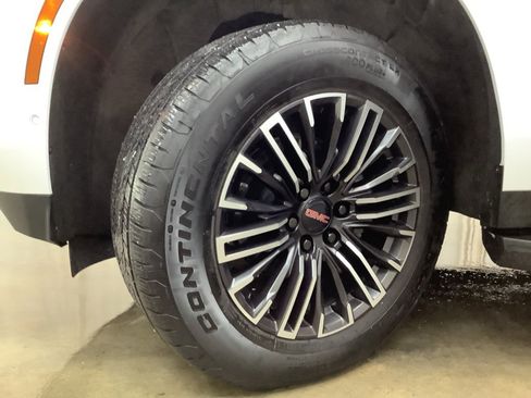 Used 2025 GMC Yukon Elevation image 32