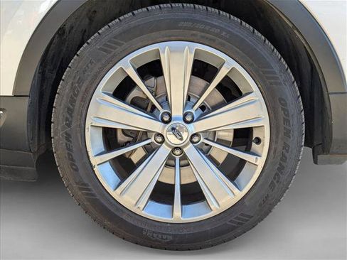 Used 2018 Ford Explorer Limited image 9