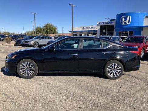 Used 2023 Nissan Altima 2.5 SV image 10