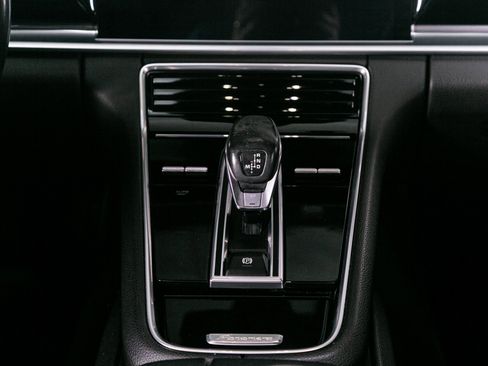Used 2018 Porsche Panamera 4 image 39