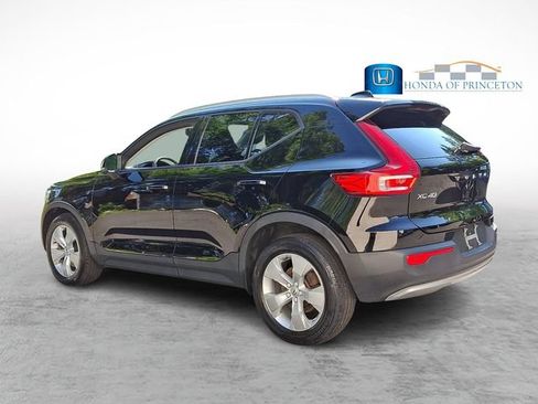 Used 2021 Volvo XC40 T5 Momentum AWD/4WD image 4