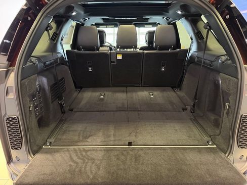 New 2026 Land Rover Discovery Limited Edition AWD/4WD image 12