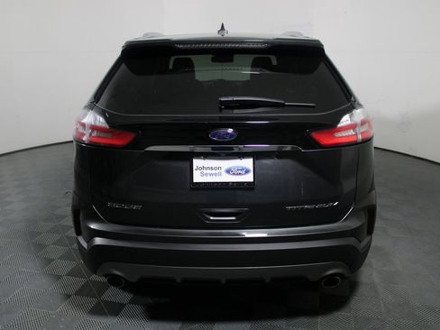 Certified 2020 Ford Edge Titanium image 6