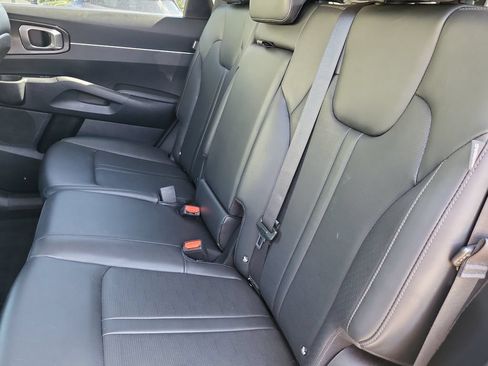 Certified 2025 Kia Sorento S w/ Panoramic Sunroof Package AWD/4WD image 16
