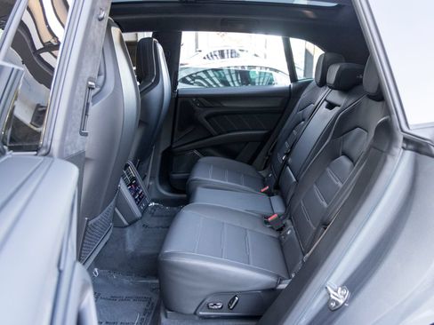 New 2026 Porsche Cayenne Turbo AWD/4WD image 52