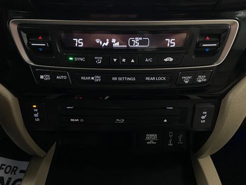 Used 2017 Honda Pilot Touring image 26