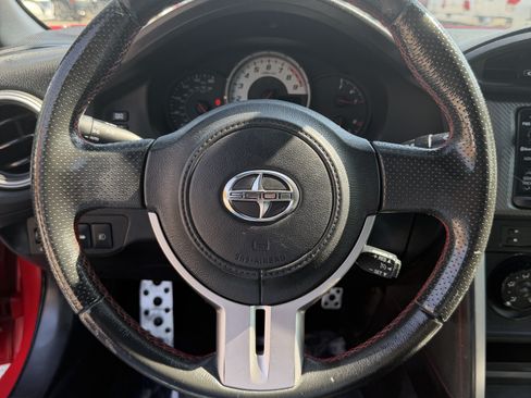 Used 2015 Scion FR-S RWD image 16