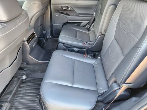 Used 2025 Lexus GX 550 w/ Accessory Package (2T) AWD/4WD image 30