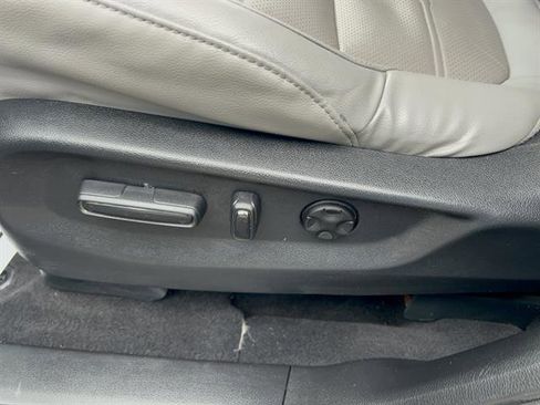 Used 2017 Honda CR-V Touring image 11