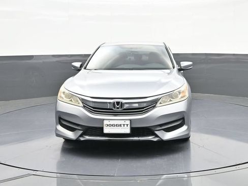 Used 2017 Honda Accord LX image 26