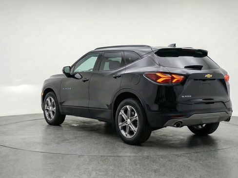 Used 2025 Chevrolet Blazer LT FWD image 6