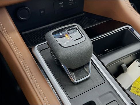 New 2024 Nissan Pathfinder Platinum w/ Cargo Package FWD image 17