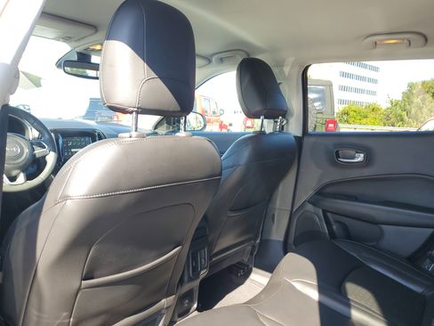 Used 2021 Jeep Compass Latitude image 12