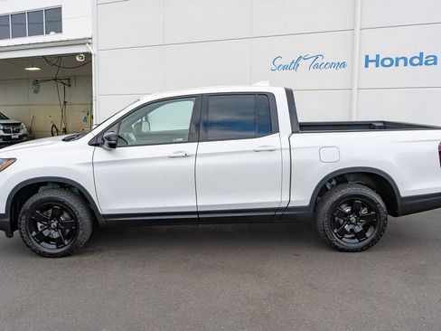 New 2026 Honda Ridgeline Black Edition image 9
