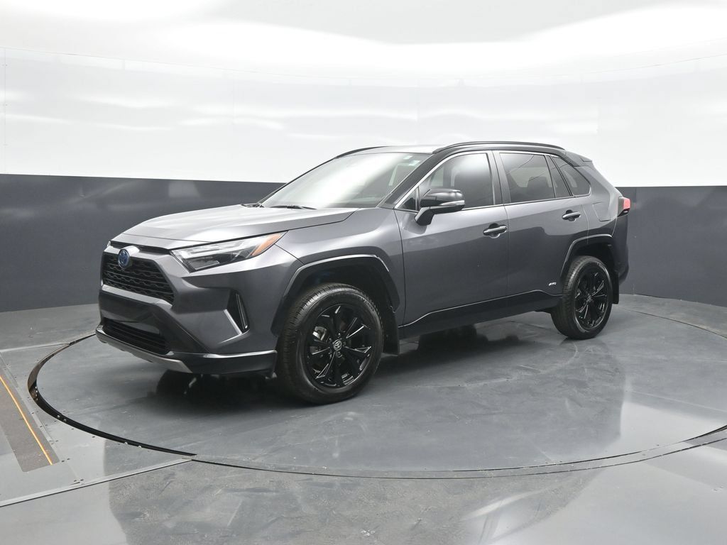 Used 2024 Toyota RAV4 XSE AWD/4WD image 3