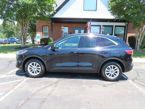 Used 2020 Ford Escape SE AWD/4WD image 3