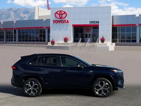 Used 2024 Toyota RAV4 XSE AWD/4WD image 3