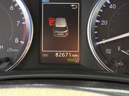 Used 2018 Toyota Highlander XLE AWD/4WD image 19