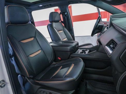 Used 2021 GMC Yukon XL AT4 w/ Technology Package AWD/4WD image 25