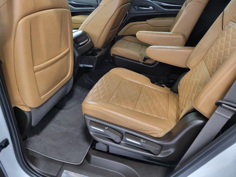 Certified 2023 Cadillac Escalade Premium Luxury w/ Performance Package image 22
