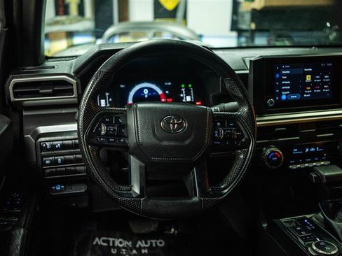 Used 2025 Toyota Tacoma SR5 AWD/4WD image 14