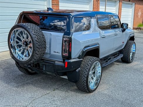 Used 2024 GMC Hummer EV 3X w/ LPO, Illumination Package image 40