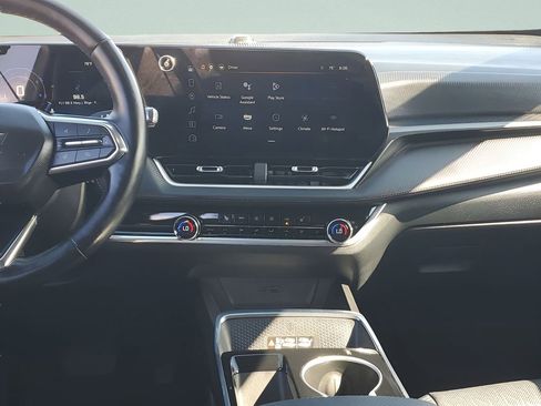 Used 2025 Chevrolet Equinox LT w/ Convenience Package II image 28