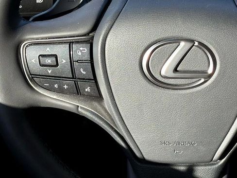 Used 2024 Lexus ES 350 Premium image 19