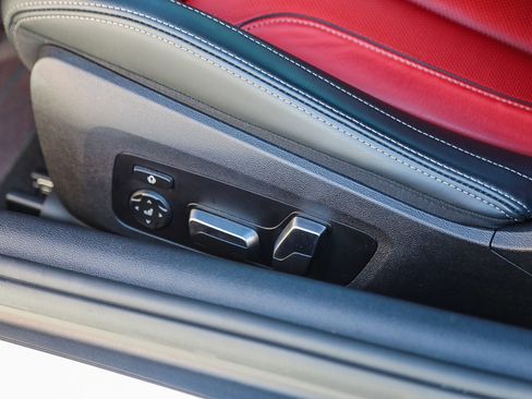 Used 2025 BMW 840i Convertible w/ Comfort Seating Package image 19