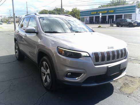 Used 2021 Jeep Cherokee Limited image 7