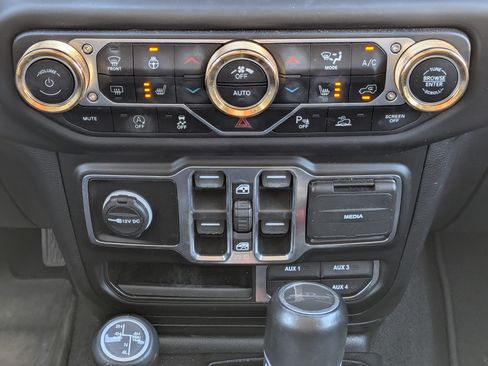 Used 2021 Jeep Gladiator Overland AWD/4WD image 20