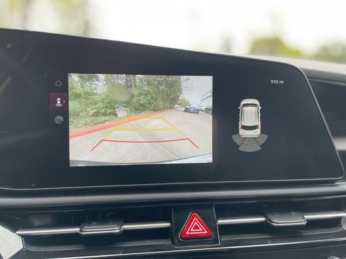 Used 2025 Kia Niro EX Touring image 14