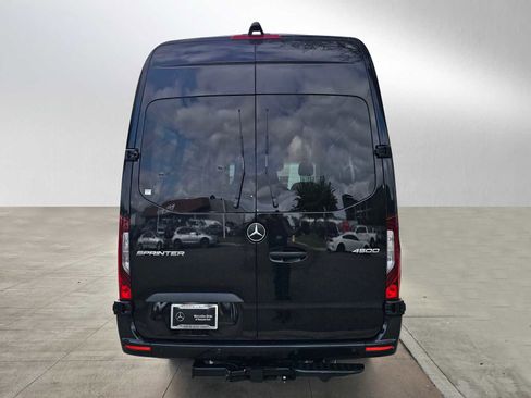 Used 2024 Mercedes-Benz Sprinter 4500 image 6