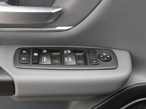 Used 2022 RAM 1500 Big Horn w/ Snow Plow Prep Group image 11