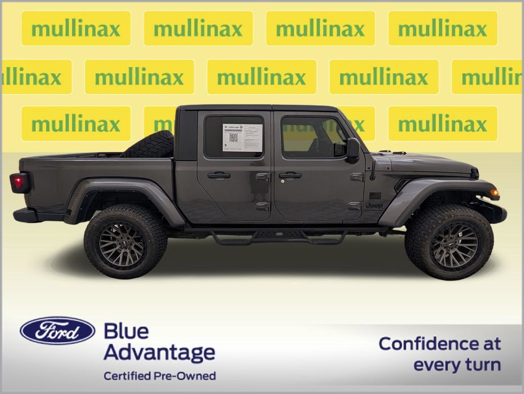 Used 2023 Jeep Gladiator Sport AWD/4WD image 2