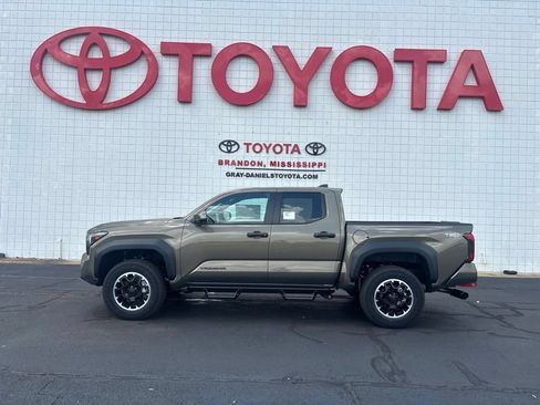 New 2026 Toyota Tacoma TRD Off-Road AWD/4WD image 5
