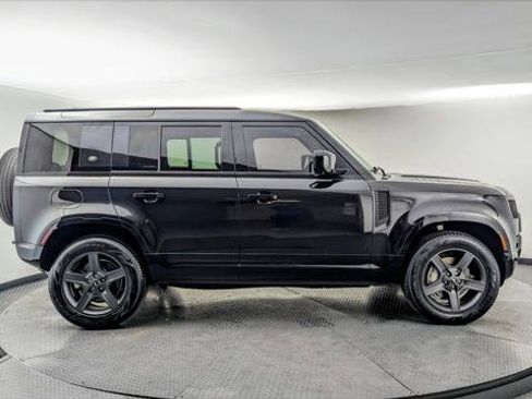 Used 2023 Land Rover Defender 110 X-Dynamic SE image 8