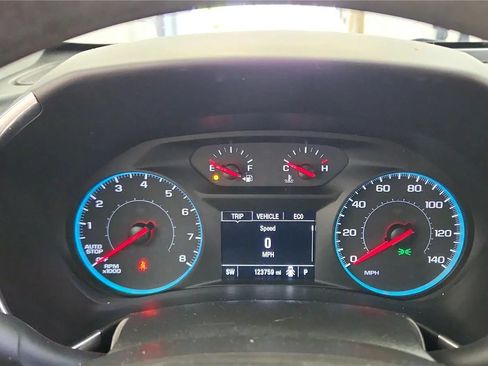 Used 2018 Chevrolet Equinox LS FWD image 23