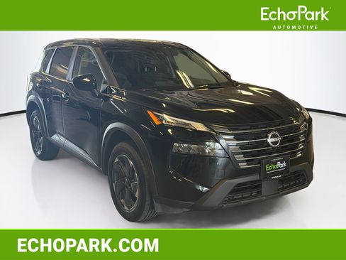 Used 2025 Nissan Rogue SV AWD/4WD image 1