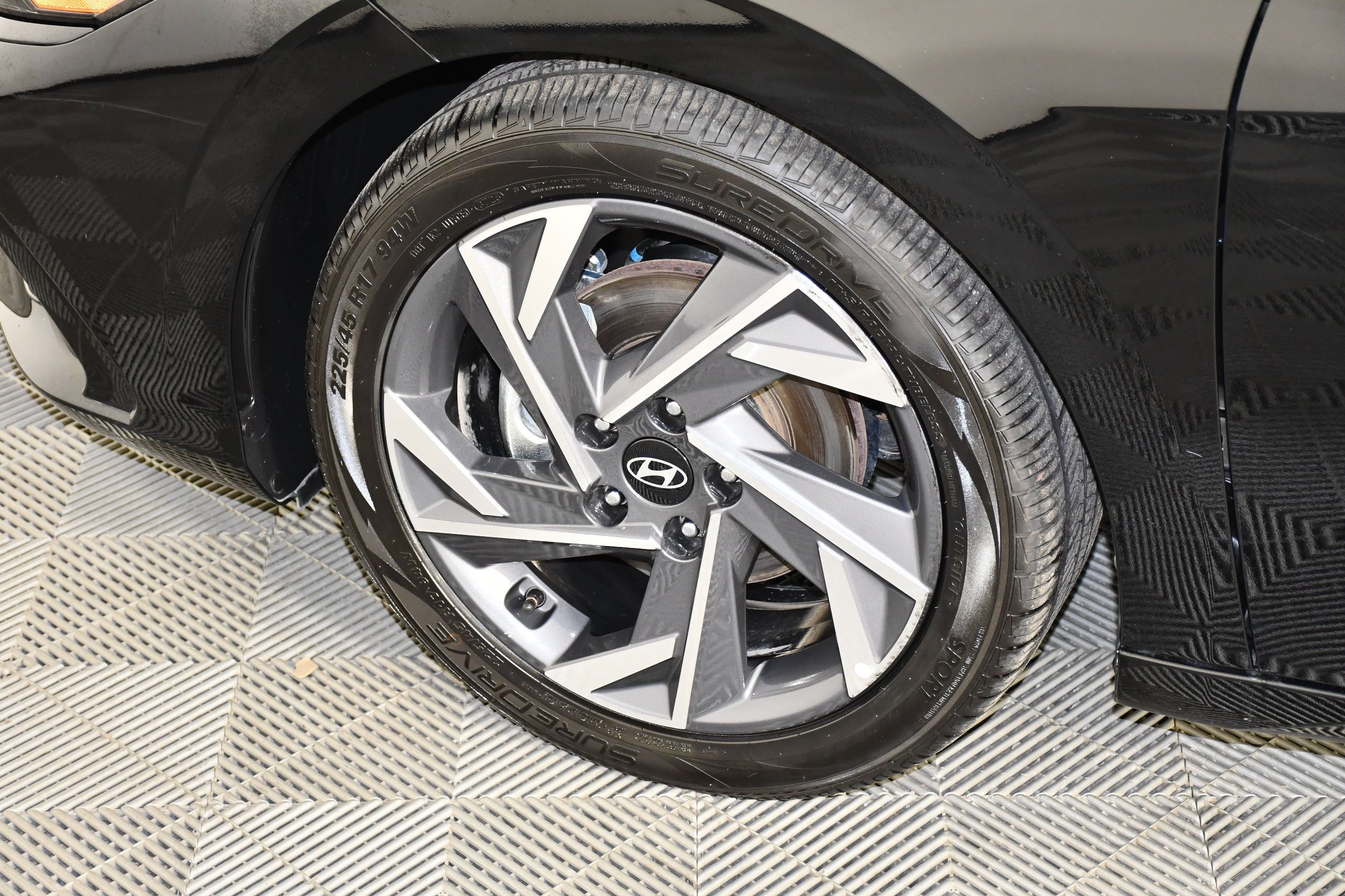 Used 2025 Hyundai Elantra Limited FWD image 39