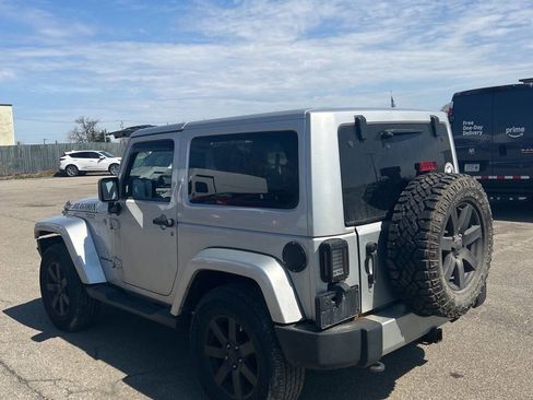 Used 2012 Jeep Wrangler Sahara w/ Dual Top Group AWD/4WD image 4