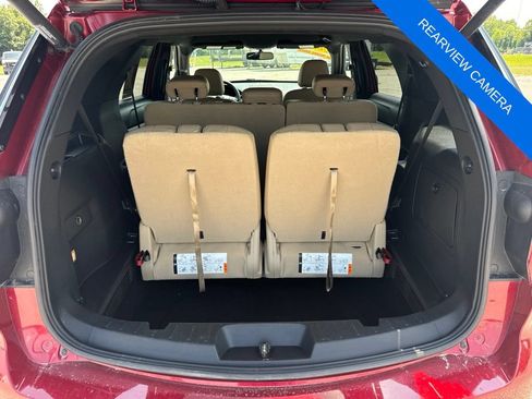 Used 2017 Ford Explorer XLT w/ Equipment Group 202A AWD/4WD image 12