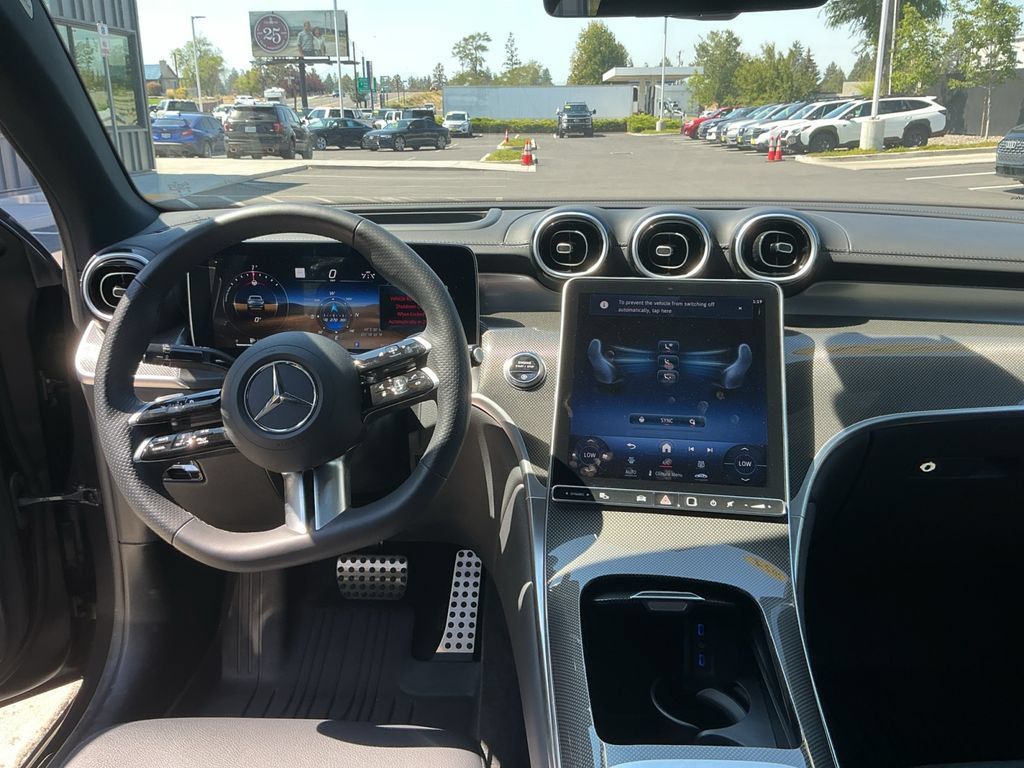 Used 2024 Mercedes-Benz GLC 300 4MATIC image 21