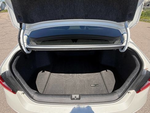 Used 2018 Honda Accord Hybrid image 14