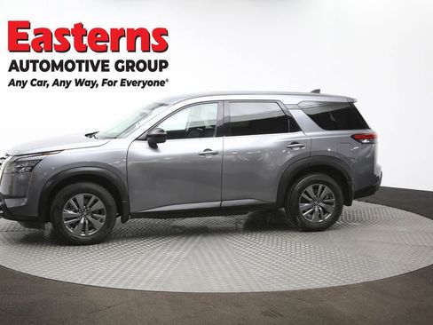 Used 2024 Nissan Pathfinder S image 58